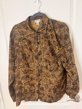 Stunt 100 silk Lightweight Animal-Print Shirt blouse